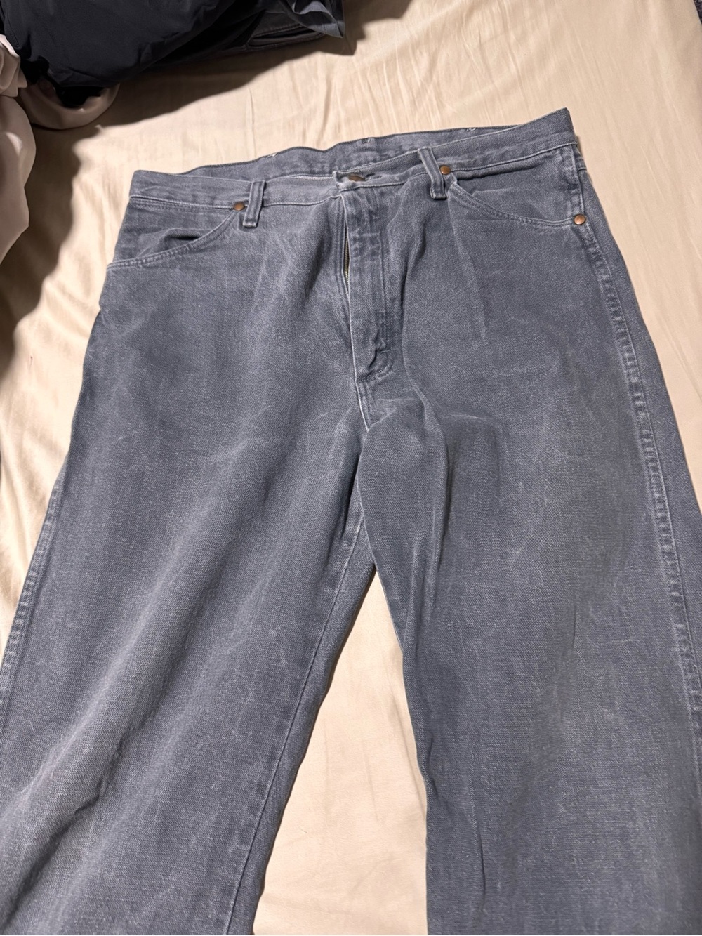 Wrangler Men's Relaxed Jeans in Slate Blue